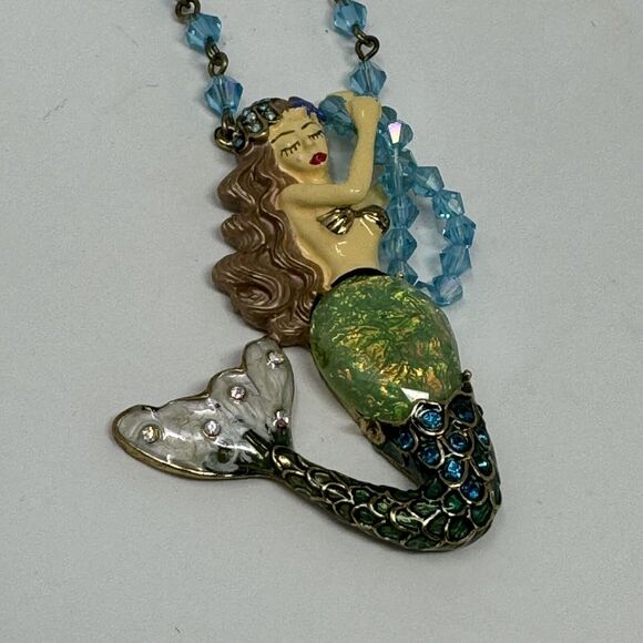 Betsey Johnson Into The Blue Sea Jeweled Crystal Blonde Mermaid Necklace RARE - Picture 3 of 5